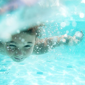 How Parents Can Help Their Children Overcome the Fear of Swimming